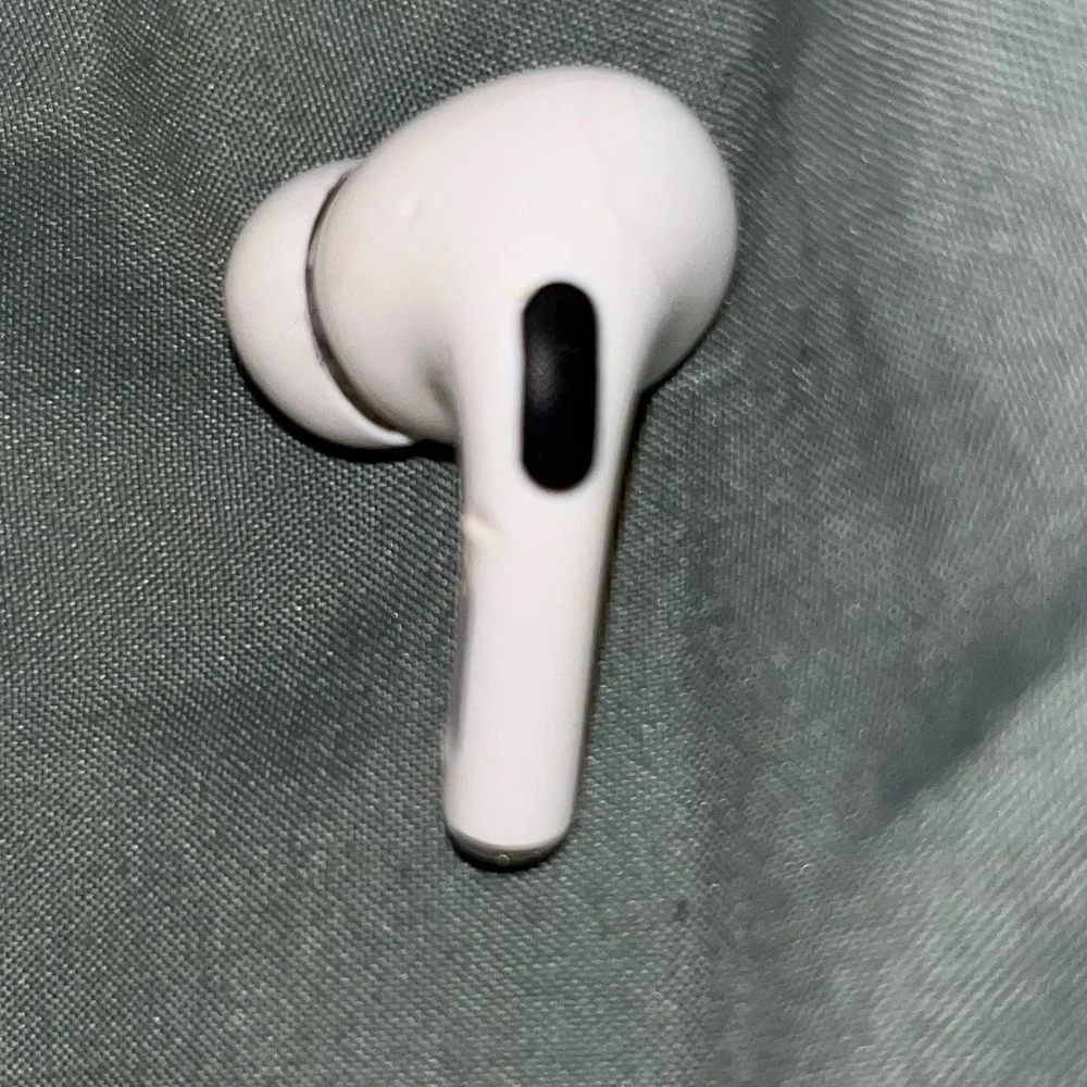 Genuine A2084 Apple Airpods Pro 1st Gen LEFT Earbud Replacement ONLY WORKS